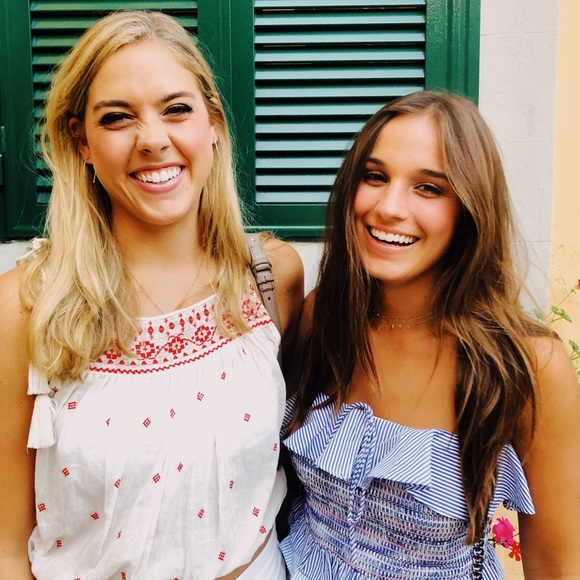 Meet your Posher, Caroline - Picture 1 of 1